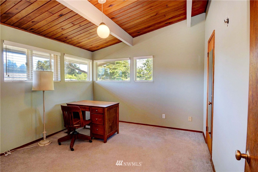 216 Heather Road Everett, WA 98203 - Photo 12 of 25