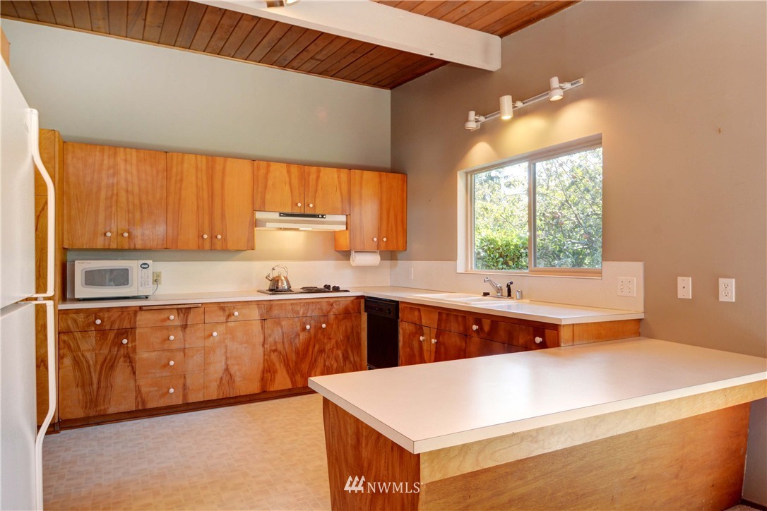 216 Heather Road Everett, WA 98203 - Photo 5 of 25