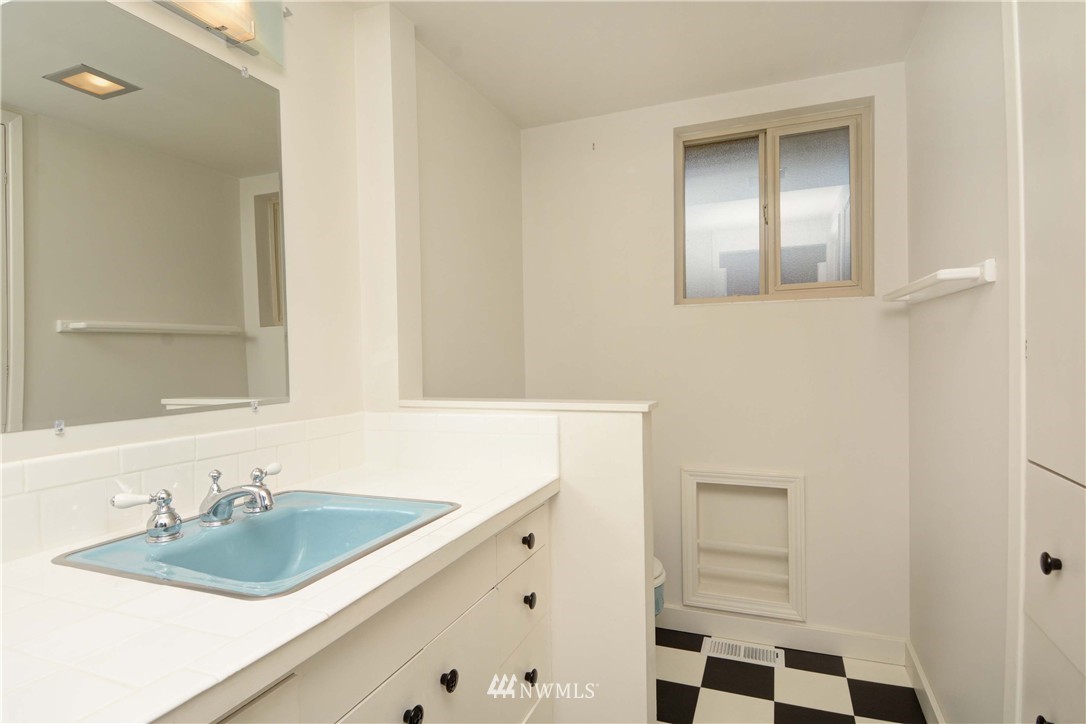 216 Heather Road Everett, WA 98203 - Photo 9 of 25