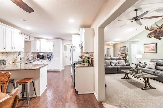 $1,100,000 | 33000 East 331st Street, Garden City, MO 64747