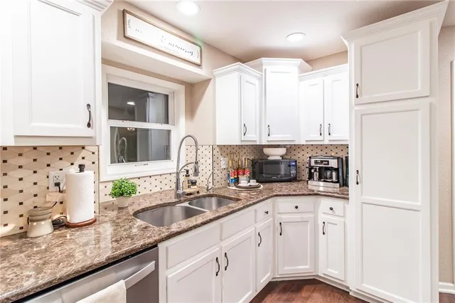 $1,100,000 | 33000 East 331st Street, Garden City, MO 64747