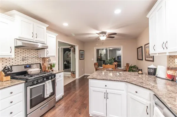 $999,000 | 33000 East 331st Street, Garden City, MO 64747