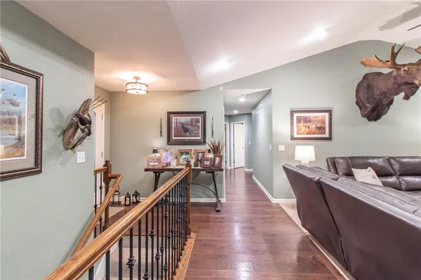 $999,000 | 33000 East 331st Street, Garden City, MO 64747