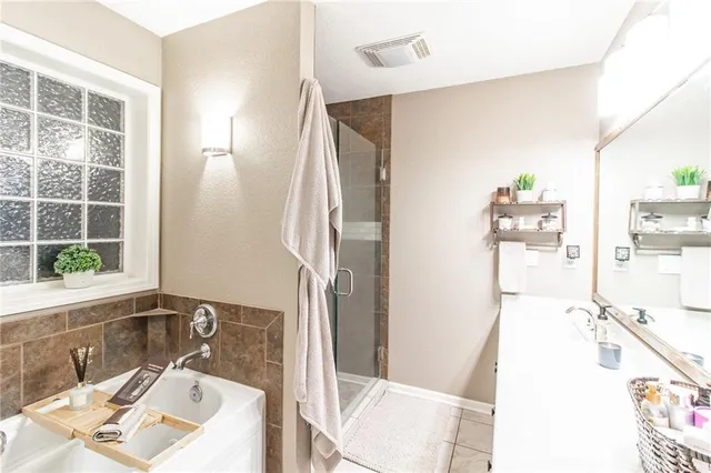 $1,100,000 | 33000 East 331st Street, Garden City, MO 64747