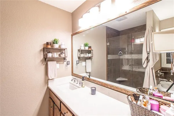 $999,000 | 33000 East 331st Street, Garden City, MO 64747