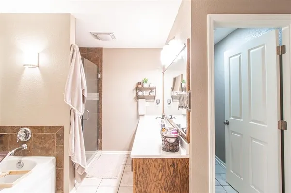 $999,000 | 33000 East 331st Street, Garden City, MO 64747