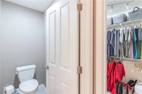 $999,000 | 33000 East 331st Street, Garden City, MO 64747