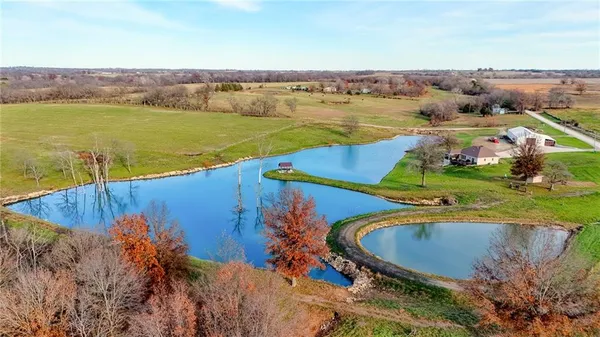 $999,000 | 33000 East 331st Street, Garden City, MO 64747