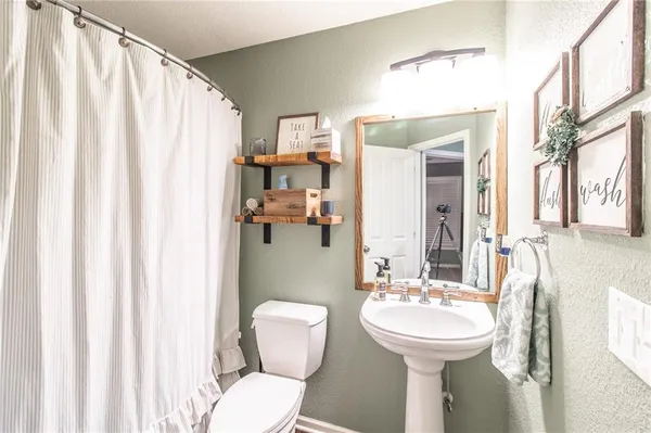 $999,000 | 33000 East 331st Street, Garden City, MO 64747