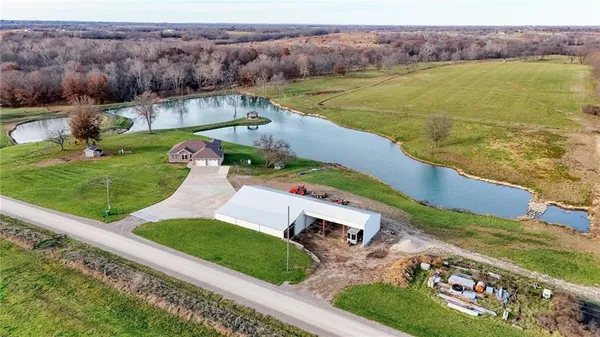 $999,000 | 33000 East 331st Street, Garden City, MO 64747