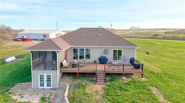 $999,000 | 33000 East 331st Street, Garden City, MO 64747