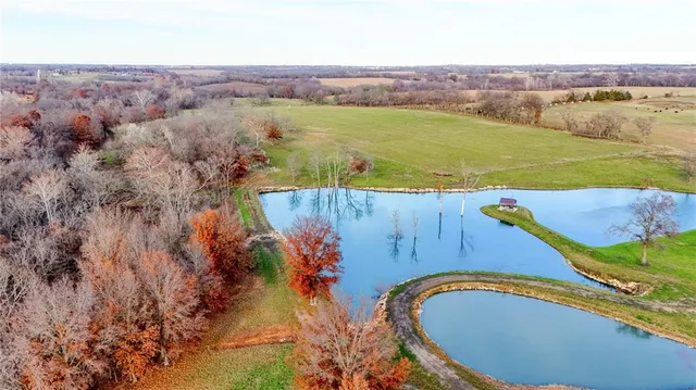 $1,100,000 | 33000 East 331st Street, Garden City, MO 64747