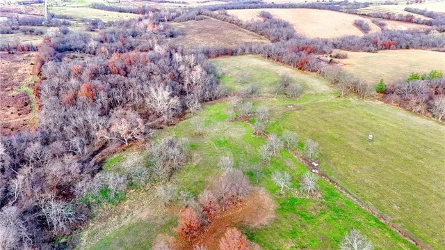 $1,100,000 | 33000 East 331st Street, Garden City, MO 64747