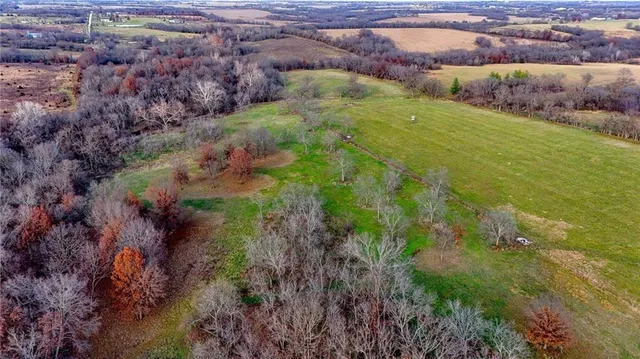 $1,100,000 | 33000 East 331st Street, Garden City, MO 64747