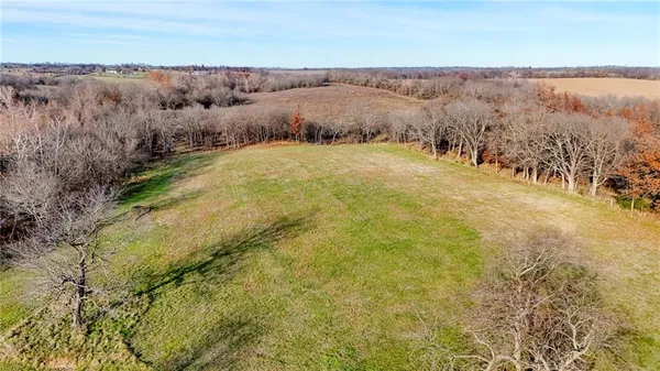 $999,000 | 33000 East 331st Street, Garden City, MO 64747