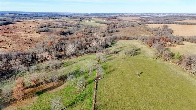 $1,100,000 | 33000 East 331st Street, Garden City, MO 64747