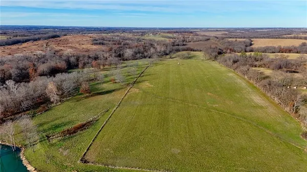 $999,000 | 33000 East 331st Street, Garden City, MO 64747