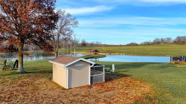 $1,100,000 | 33000 East 331st Street, Garden City, MO 64747