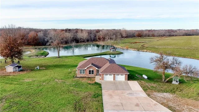 $1,100,000 | 33000 East 331st Street, Garden City, MO 64747