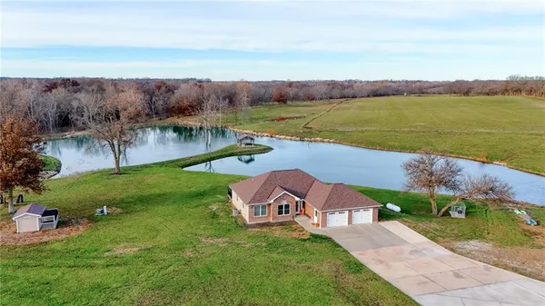 $999,000 | 33000 East 331st Street, Garden City, MO 64747