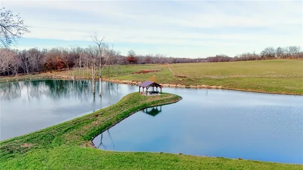 $999,000 | 33000 East 331st Street, Garden City, MO 64747