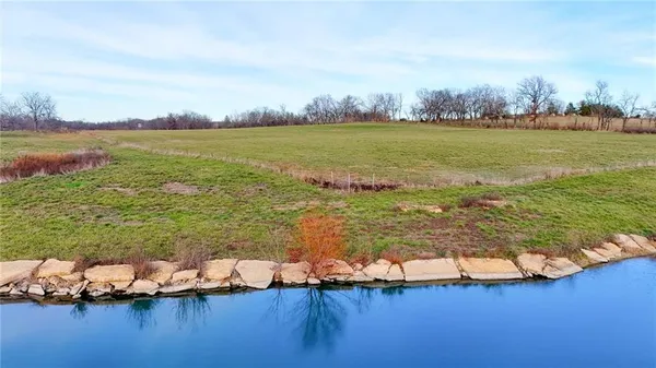 $999,000 | 33000 East 331st Street, Garden City, MO 64747