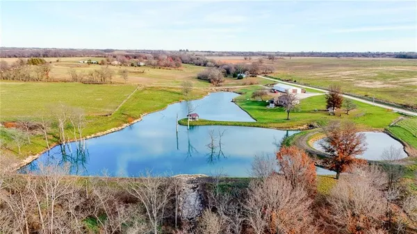 $999,000 | 33000 East 331st Street, Garden City, MO 64747