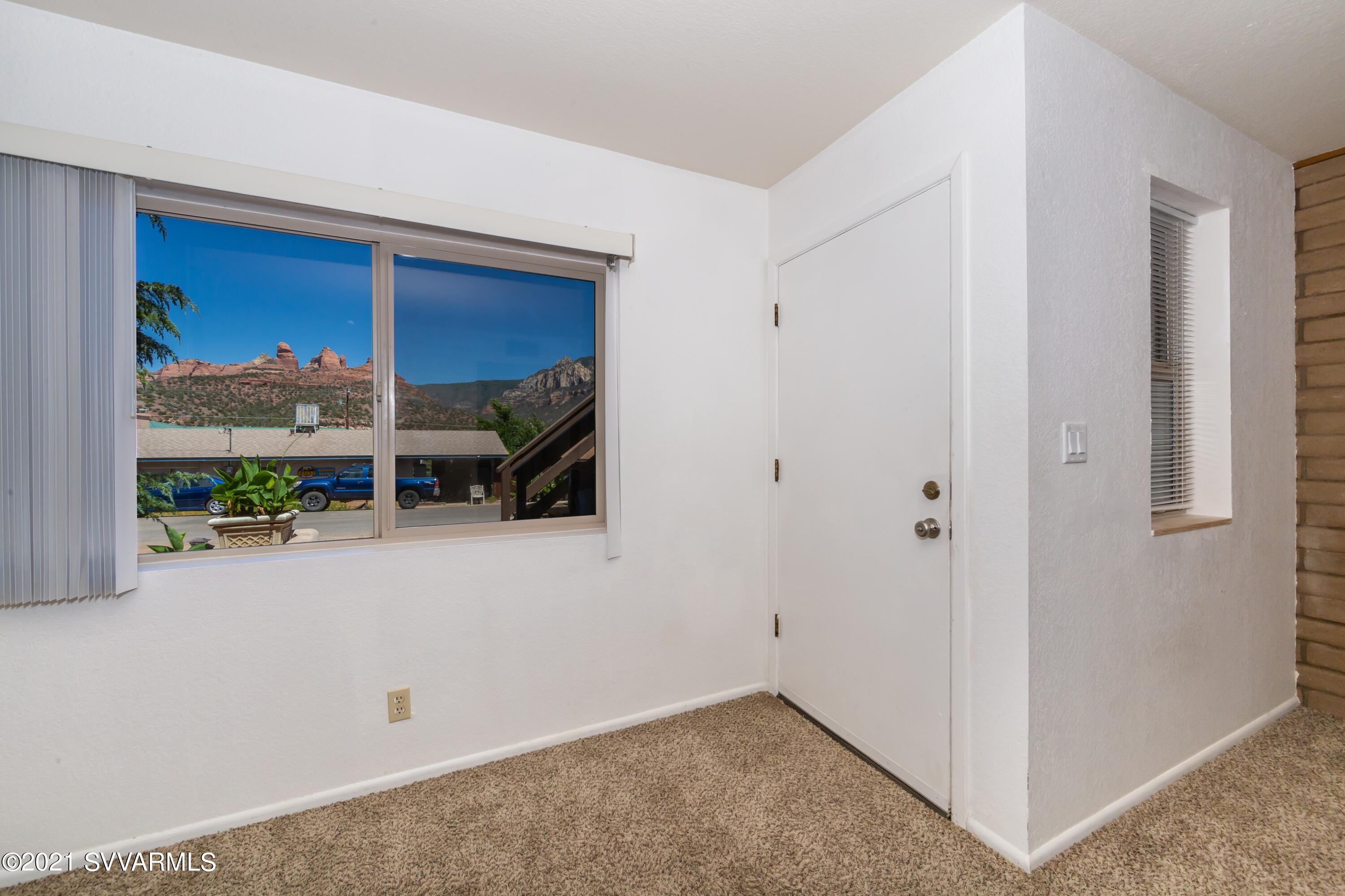 325 Price Road Sedona, AZ 86336 - Photo 8 of 26 004_Foyer