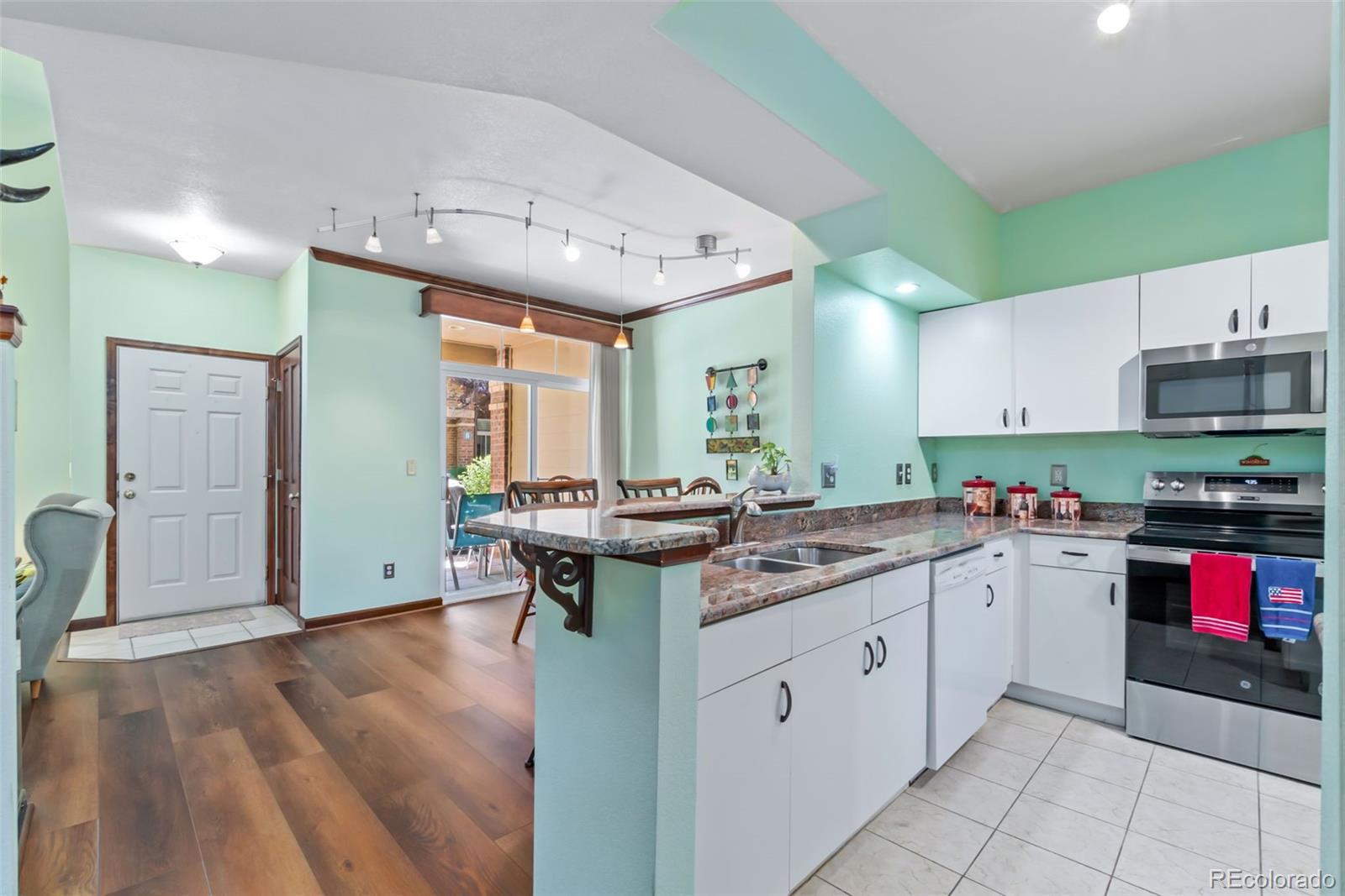 6498 Silver Mesa Drive, Unit B Highlands Ranch, CO 80130 - Photo 6 of 27 Gallery Image 6