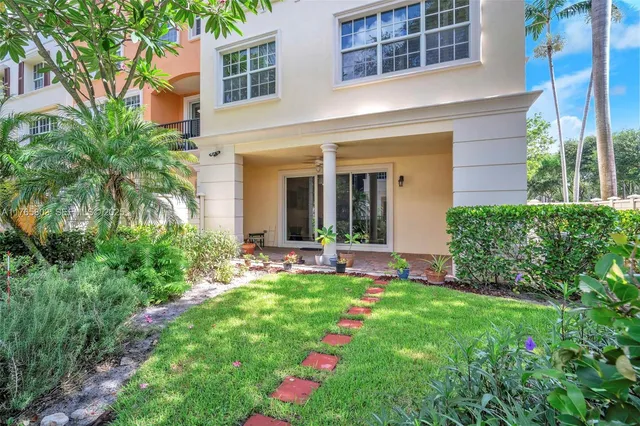 $955,000 | 616 Northeast Venezia Lane, Unit 616, Boca Raton, FL 33487