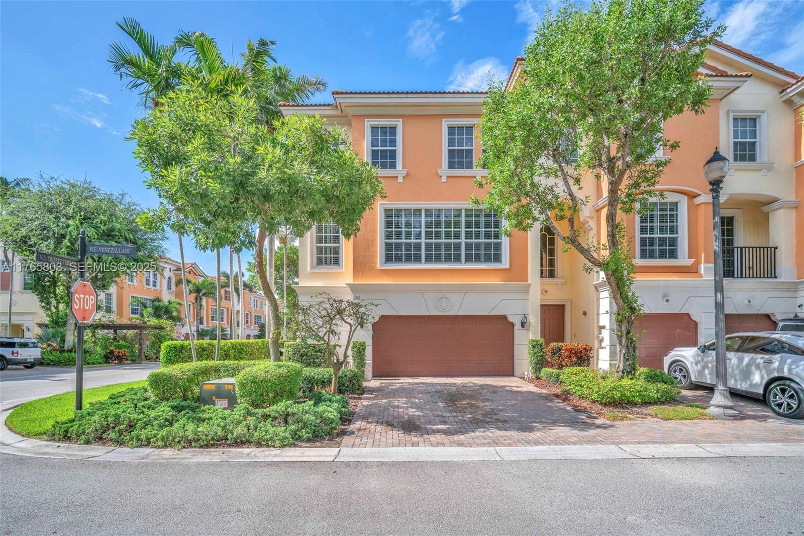 616 Northeast Venezia Lane, Unit 616 Boca Raton, FL 33487 - Photo 3 of 64