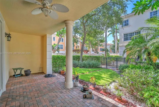 $955,000 | 616 Northeast Venezia Lane, Unit 616, Boca Raton, FL 33487