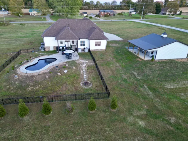 $1,300,000 | 3378 New Hall Road, Greenbrier, TN 37073