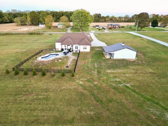 $1,300,000 | 3378 New Hall Road, Greenbrier, TN 37073