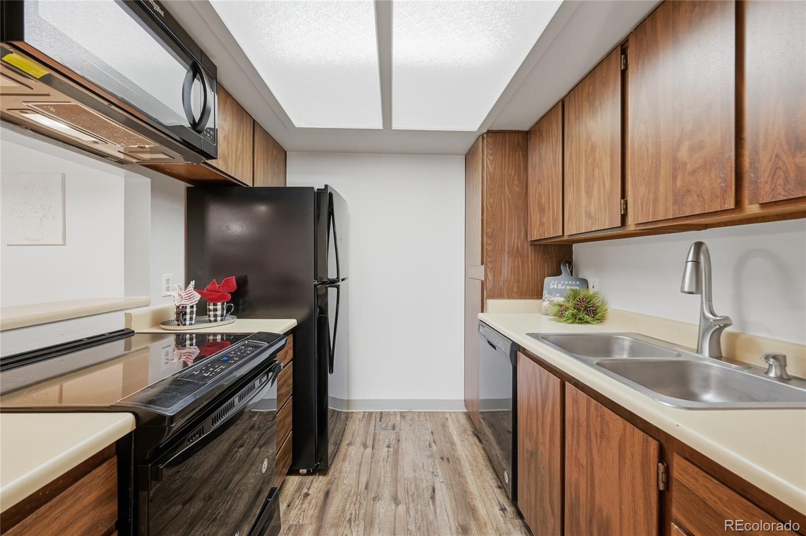 4681 South Decatur Street, Unit 220 Englewood, CO 80110 - Photo 9 of 30