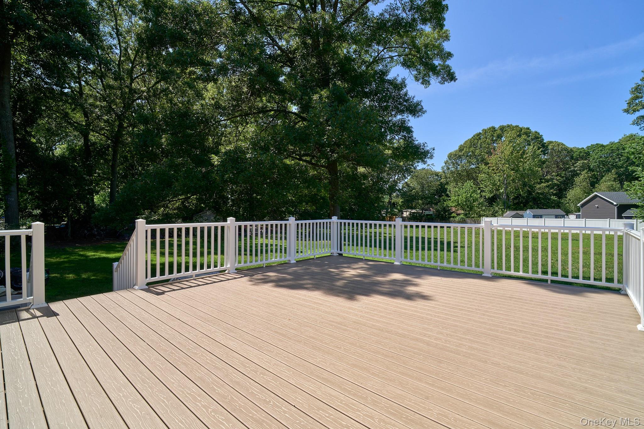 11 Embassy Road Selden, NY 11784 - Photo 33 of 42