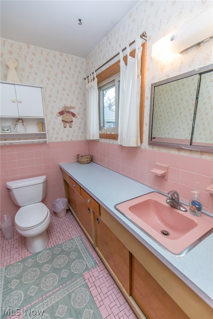 4894 North Sedgewick Road Cleveland, OH 44124 - Photo 8 of 35 Gallery Image 8