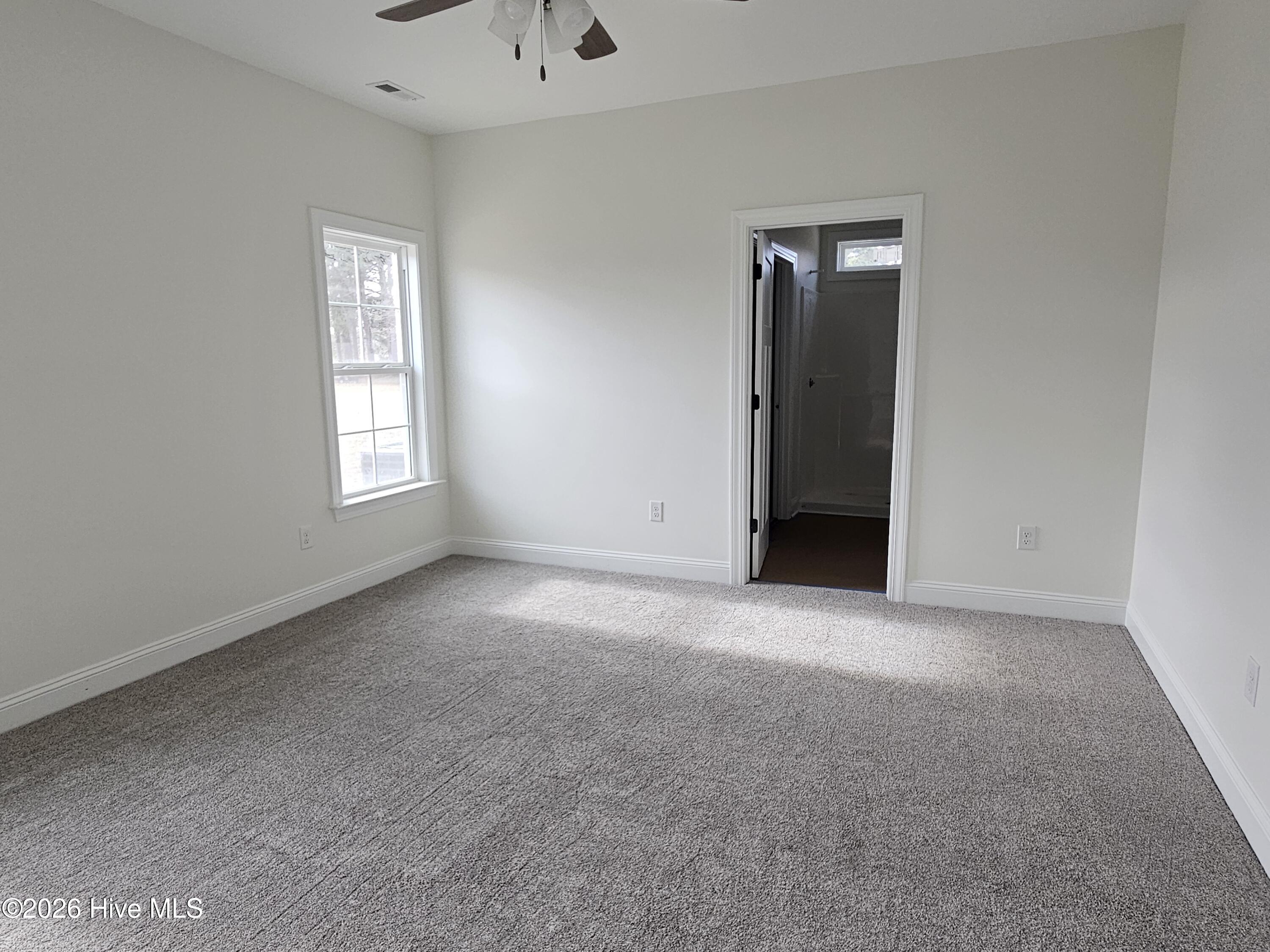 177 Country Cv Lane Clinton, NC 28328 - Photo 4 of 9 20260117_110326