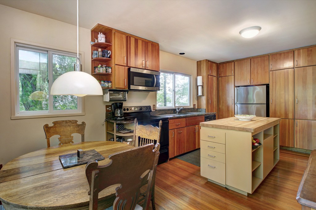 18 Devon Terrace Newton, MA 02459 - Photo 13 of 30 Gallery Image 13