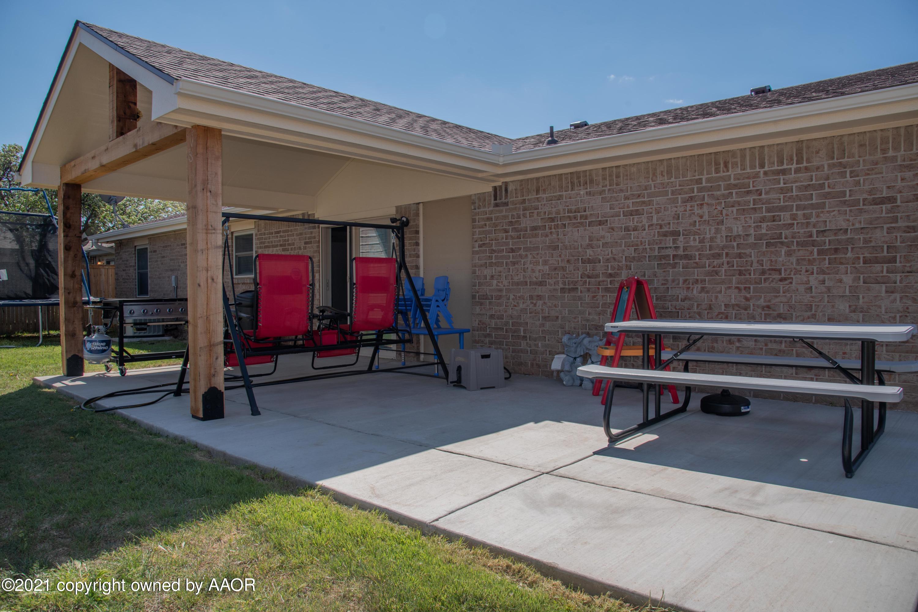 5101 South Austin Street Amarillo, TX 79110 - Photo 22 of 24 a view of a two chairs in the patio