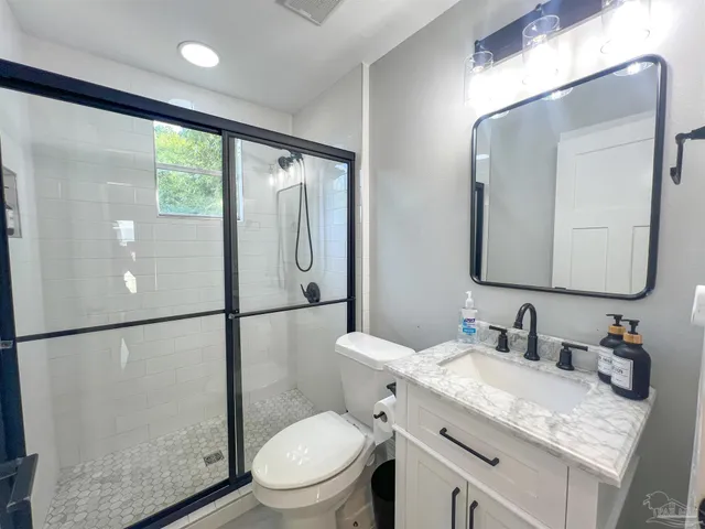 $1,800 | 1315 Dexter Avenue, Pensacola, FL 32507