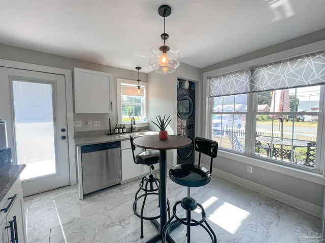 $1,800 | 1315 Dexter Avenue, Pensacola, FL 32507