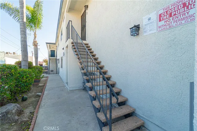 a view of entryway with stairs