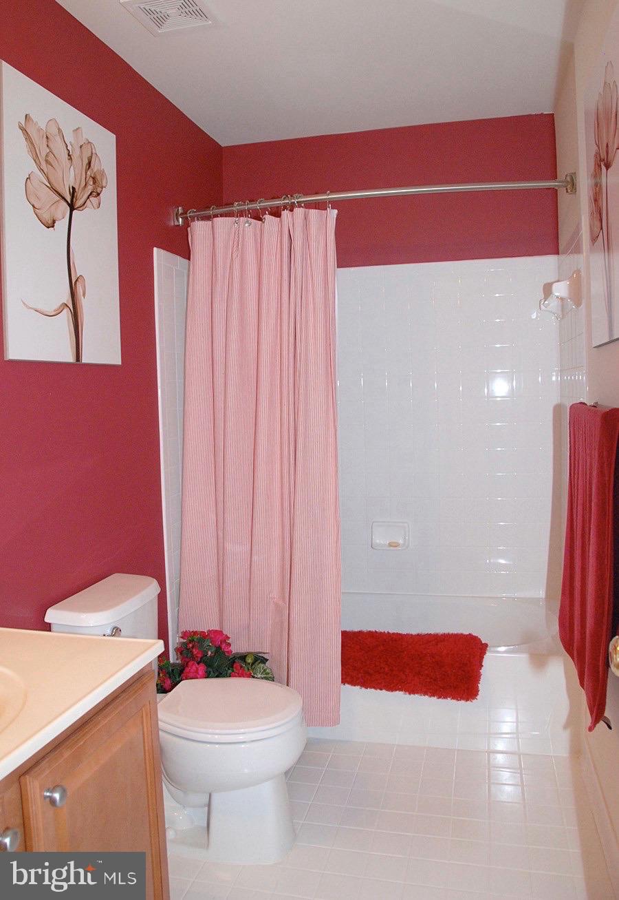 708 Ruxton Road, Unit 69 Solomons, MD 20629 - Photo 42 of 88 2nd Full Bath next to Front Bedroom, with Tub
