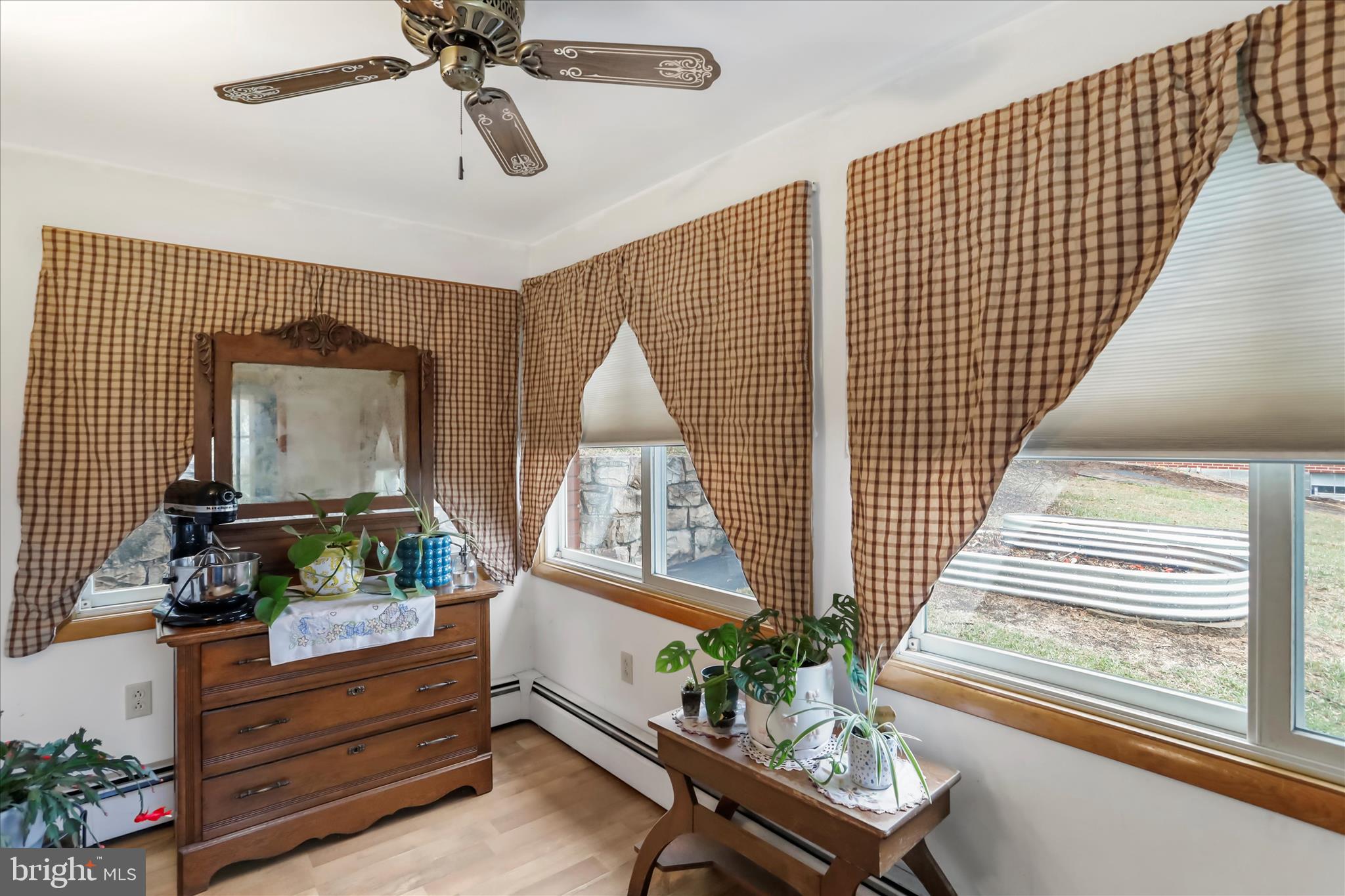 17211 Porter Road Southwest Frostburg, MD 21532 - Photo 8 of 34 a living room with furniture