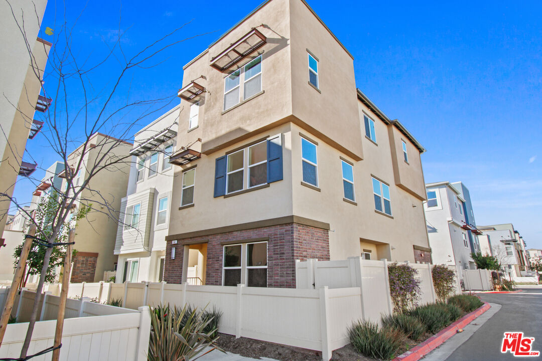 764 Daniel Freeman Circle Inglewood, CA 90301 - Photo 2 of 35 a view of a building with a street