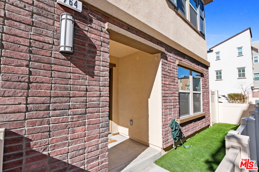 764 Daniel Freeman Circle Inglewood, CA 90301 - Photo 4 of 35 a view of front door of house