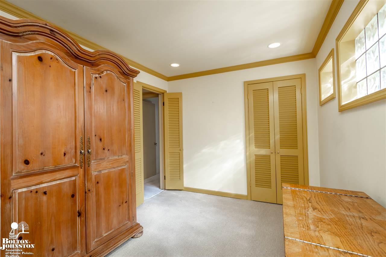 1231 Torrey Road Grosse Pointe Woods, MI 48236 - Photo 18 of 41