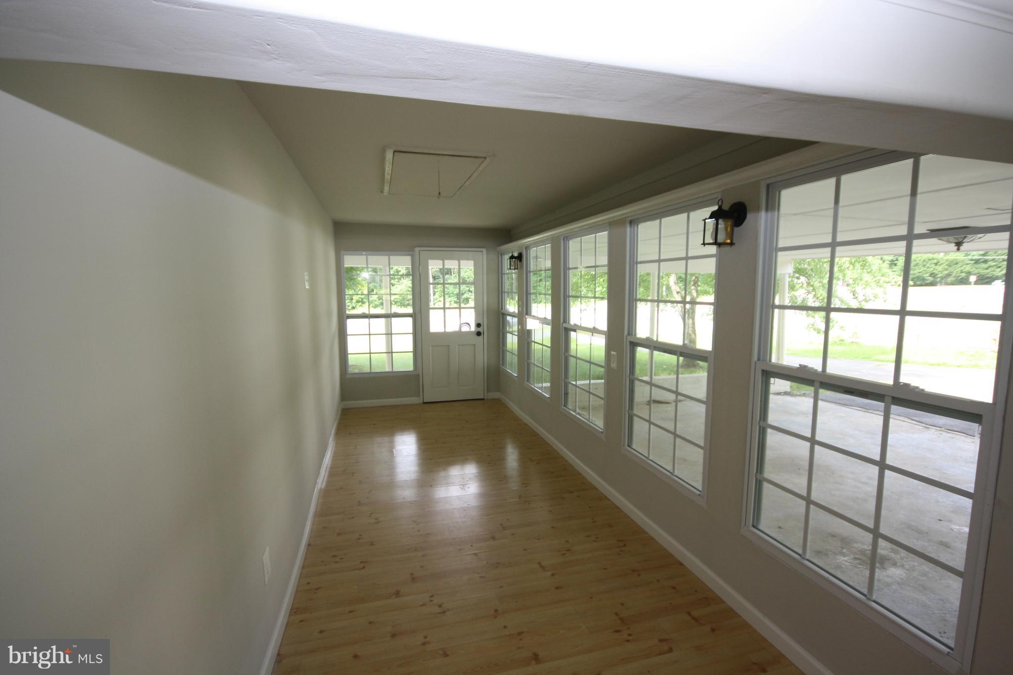 Sparkling Hardwood,, New Windows 1st Family Room!