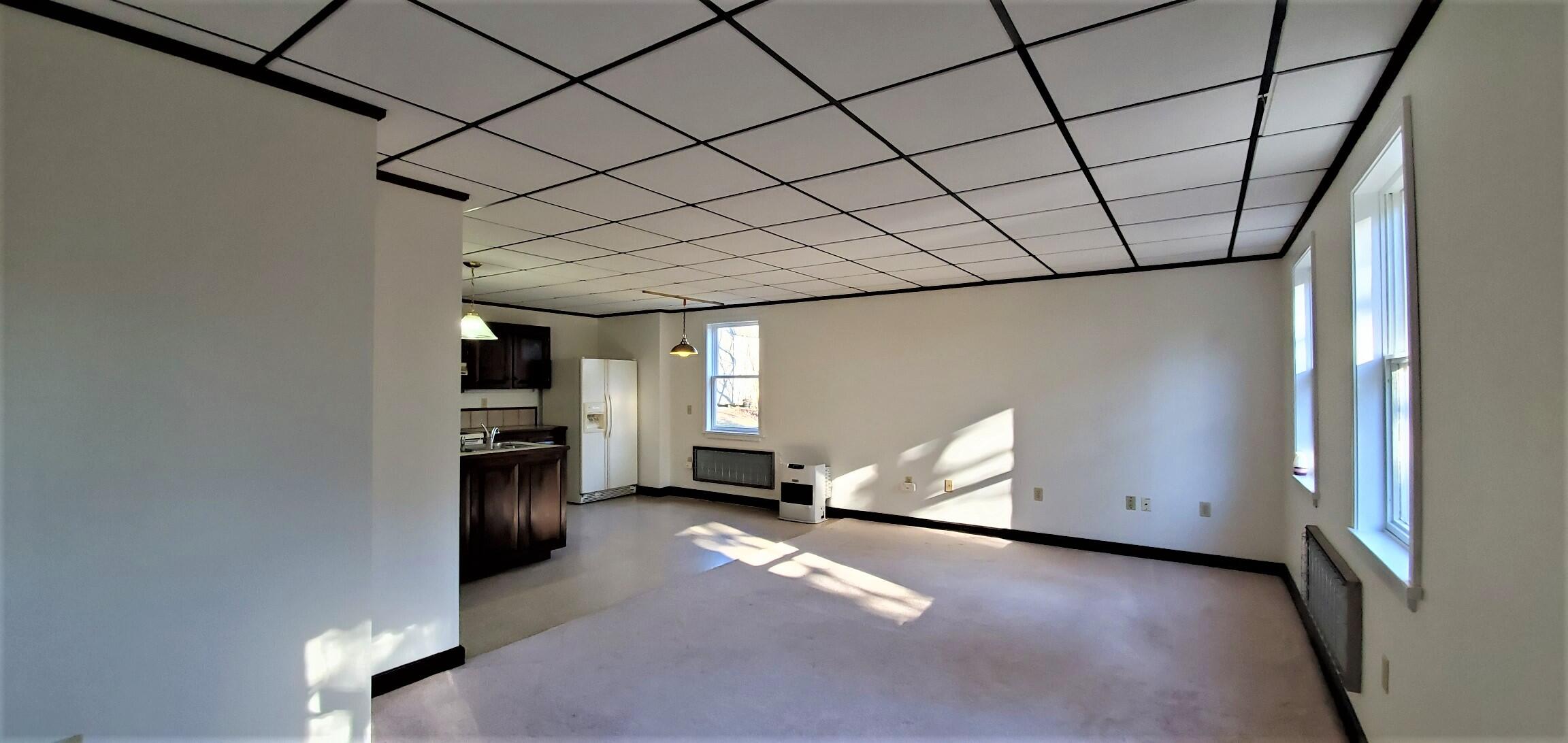 193 Augusta Road Topsham, ME 04086 - Photo 12 of 39 First Floor